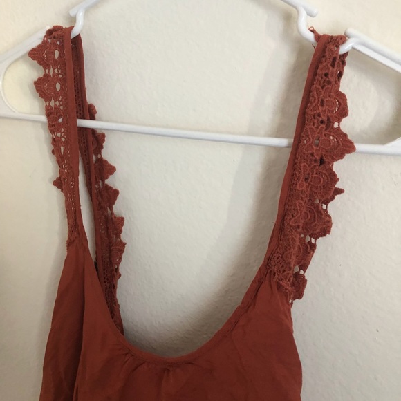 Forever 21 Rust Crochet Cross Crop Top medium - Picture 4 of 6